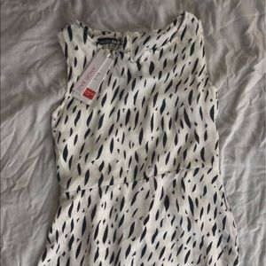 3/$25 🌻 Angel Bale dress, NWT.